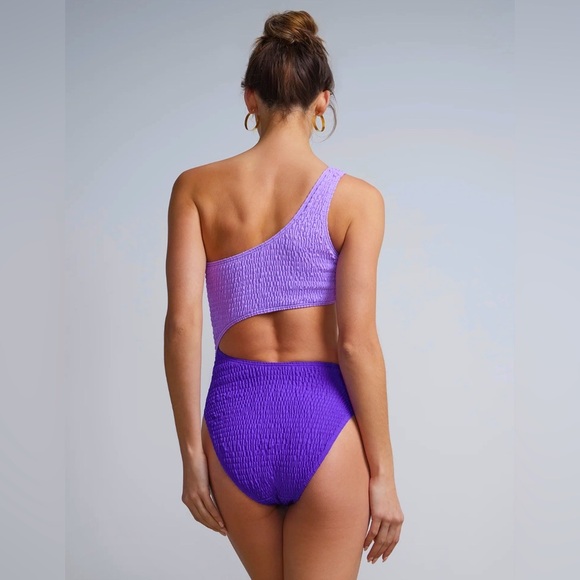 NEW SWIMSUIT - One Piece Asymmetrical Swimsuit with High Waist and Cutout - Picture 4 of 8